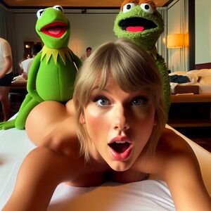 Taylor Swift nude #3102