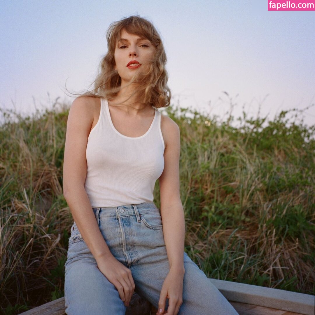 https://fapello.com/content/t/a/taylor-swift/5000/taylor-swift_4730.jpg