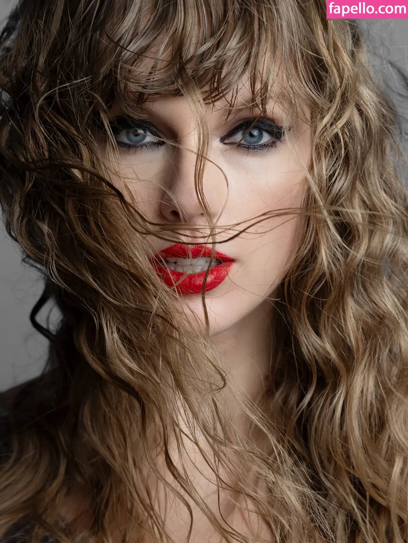 https://fapello.com/content/t/a/taylor-swift/5000/taylor-swift_4837.jpg