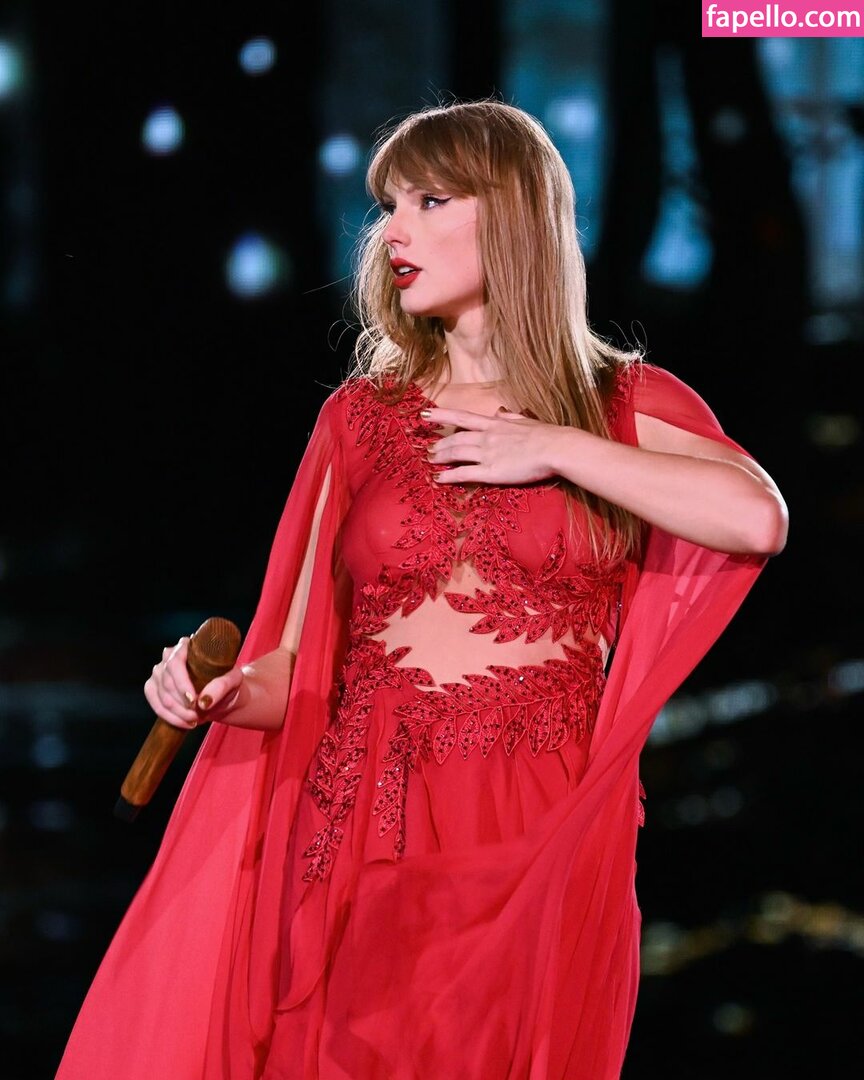 https://fapello.com/content/t/a/taylor-swift/5000/taylor-swift_4916.jpg