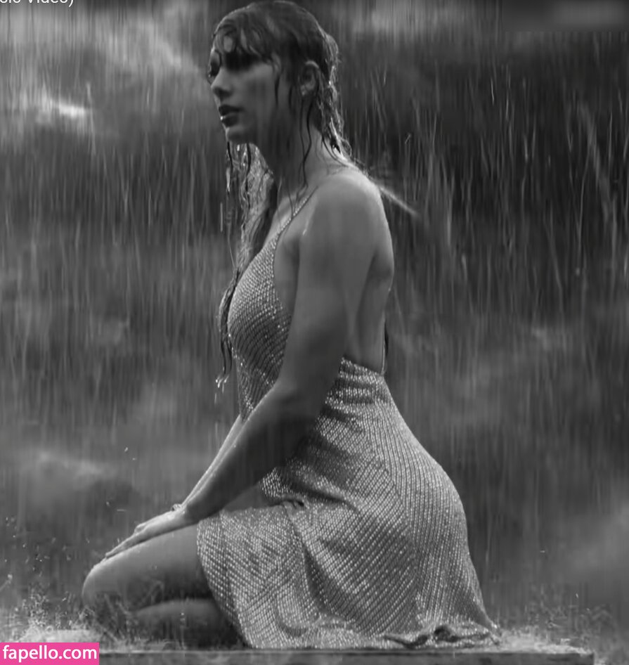 https://fapello.com/content/t/a/taylor-swift/6000/taylor-swift_5191.jpg