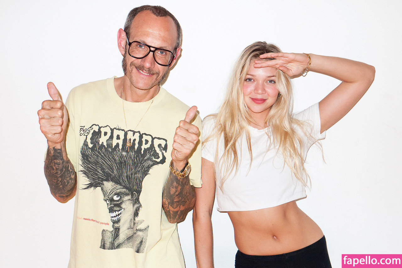 https://fapello.com/content/t/e/terry-richardson/1000/terry-richardson_0227.jpg