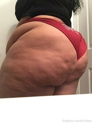 thiccflixx nude #0031