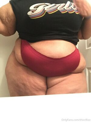 thiccflixx nude #0032