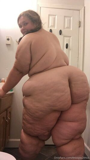 thiccyyy2thicc nude #0107