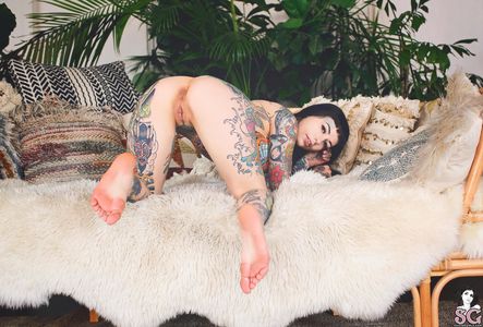 Tiger Lilly Suicide nude #0100