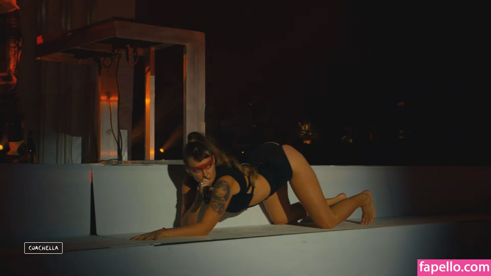 https://fapello.com/content/t/o/tove-lo/1000/tove-lo_0092.jpg