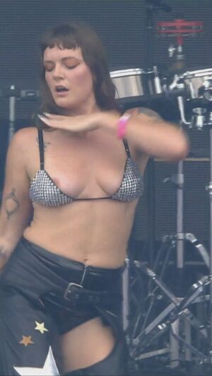 Tove Lo nude #0123