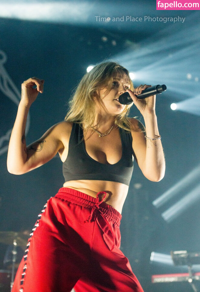 https://fapello.com/content/t/o/tove-lo/1000/tove-lo_0210.jpg