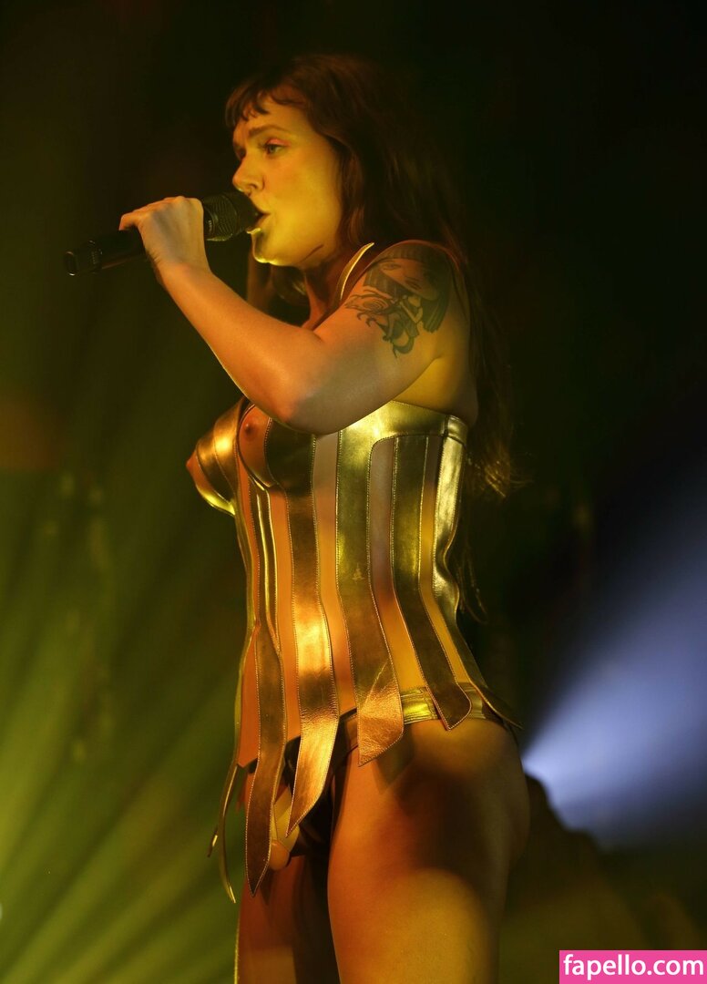 https://fapello.com/content/t/o/tove-lo/1000/tove-lo_0274.jpg