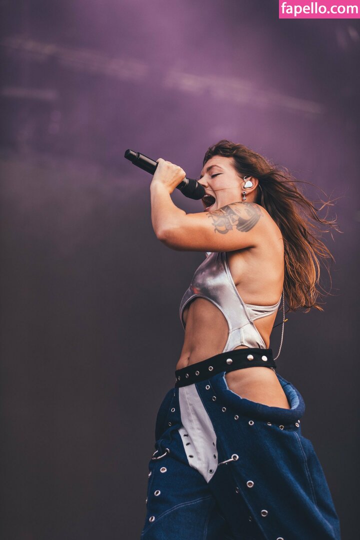 https://fapello.com/content/t/o/tove-lo/1000/tove-lo_0354.jpg