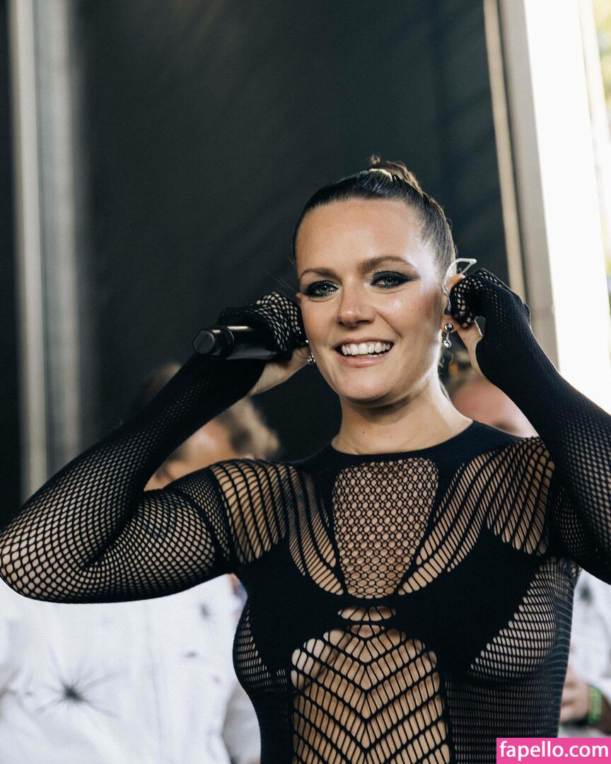 https://fapello.com/content/t/o/tove-lo/1000/tove-lo_0360.jpg