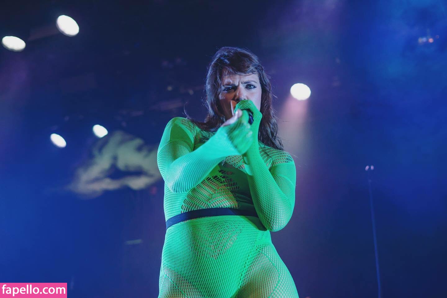 https://fapello.com/content/t/o/tove-lo/1000/tove-lo_0362.jpg