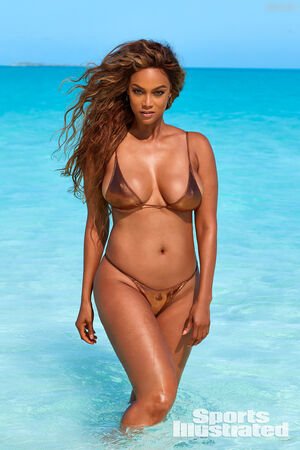 Tyra Banks #250