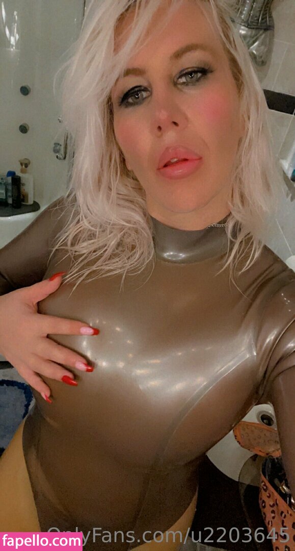 u2203645 leaked nude photo #0001 (u2203645 / latexdolly.02)