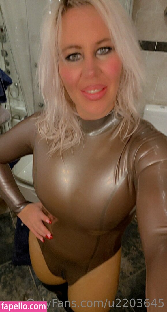 u2203645 leaked nude photo #0003 (u2203645 / latexdolly.02)