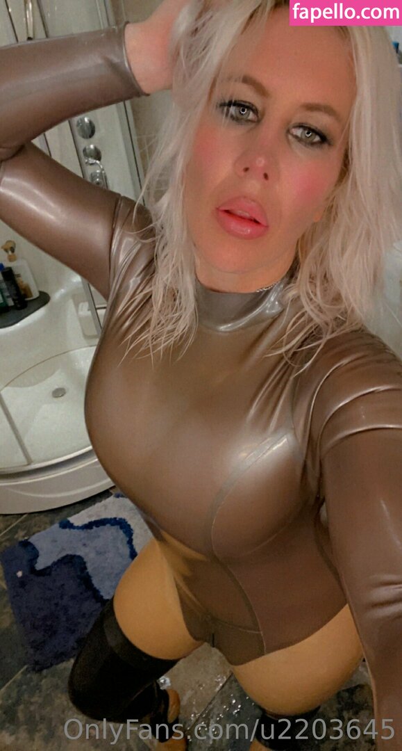 u2203645 leaked nude photo #0005 (u2203645 / latexdolly.02)