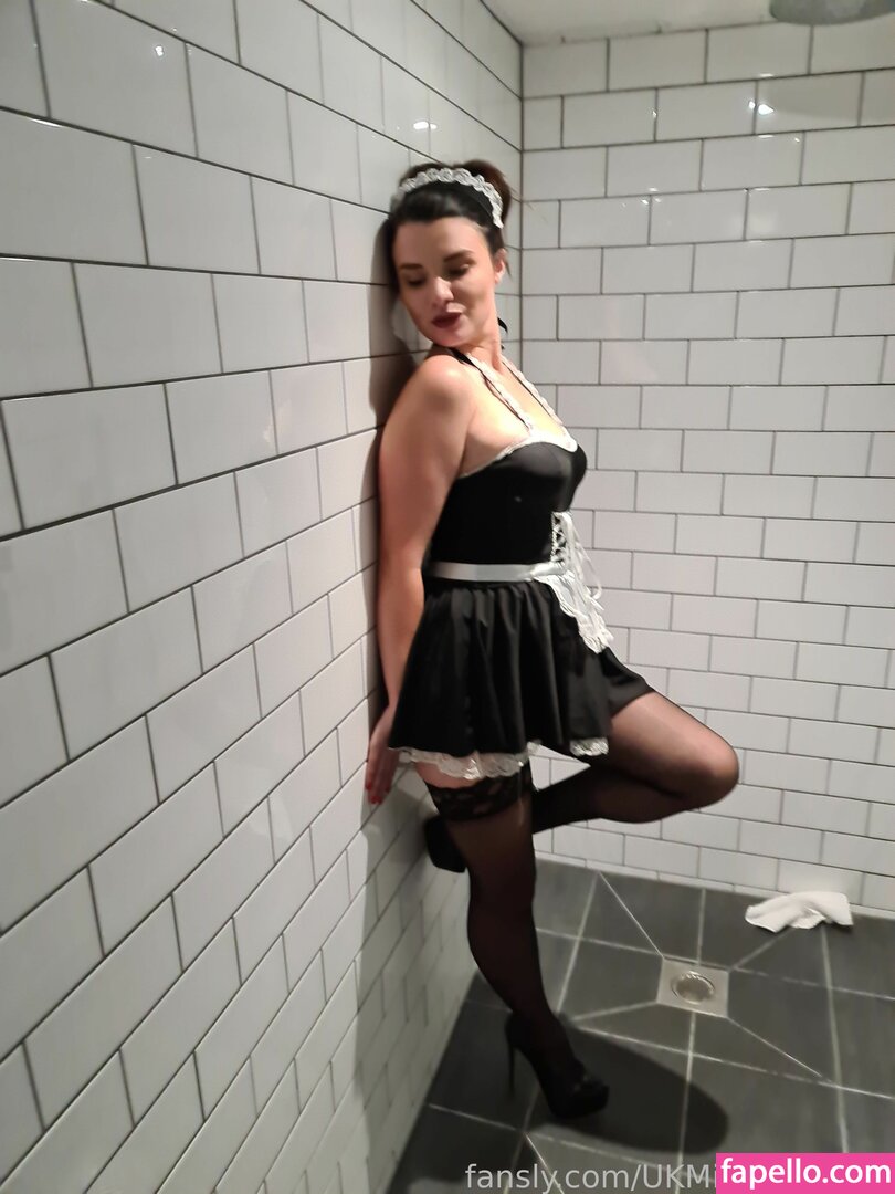 https://fapello.com/content/u/k/ukmistressrose/1000/ukmistressrose_0128.jpg