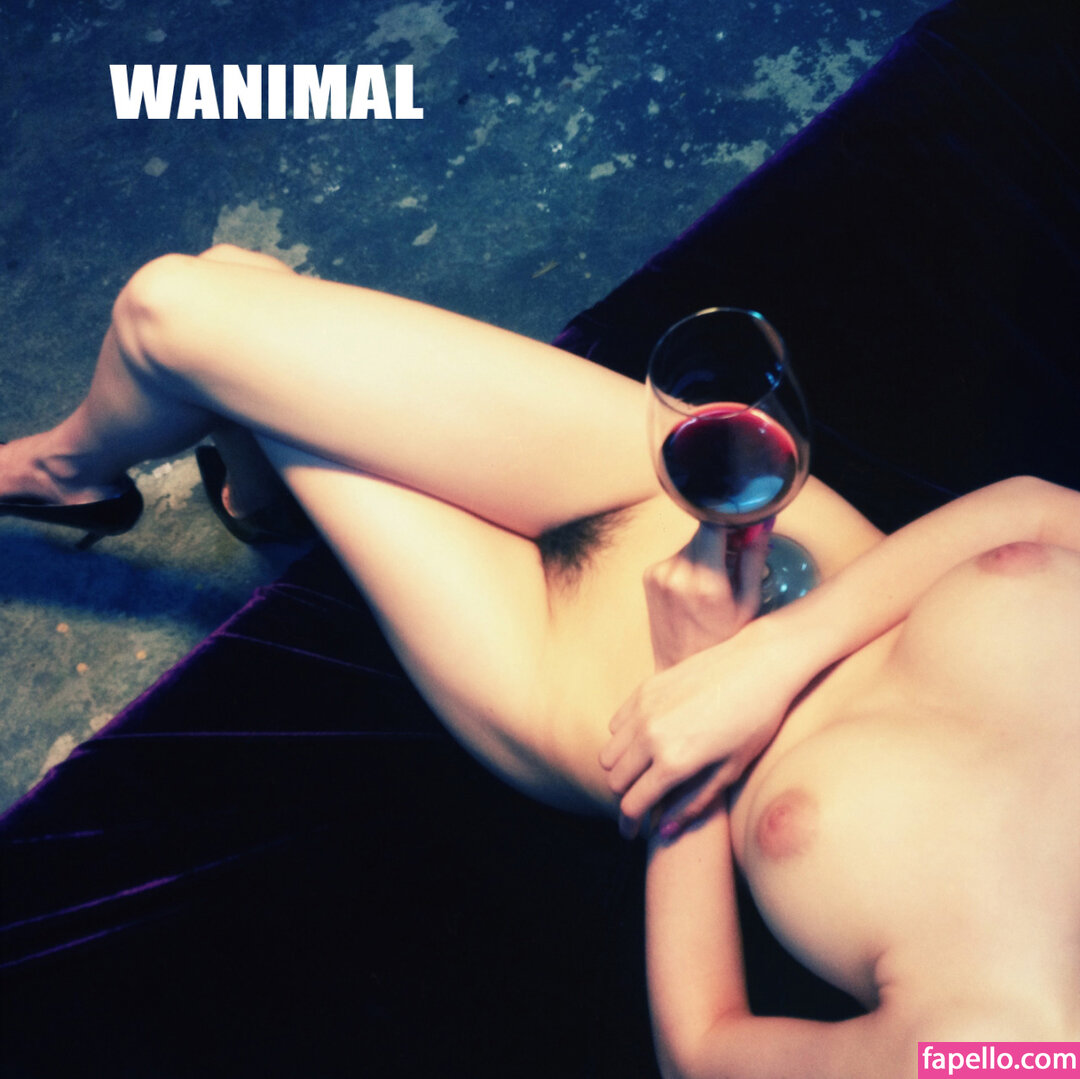 https://fapello.com/content/w/a/wanimal-models/1000/wanimal-models_0273.jpg