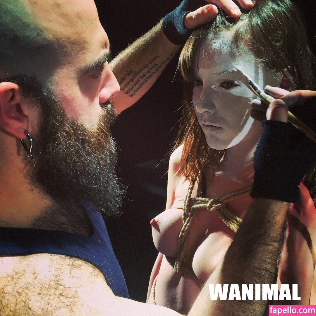 https://fapello.com/content/w/a/wanimal-models/1000/wanimal-models_0816.jpg