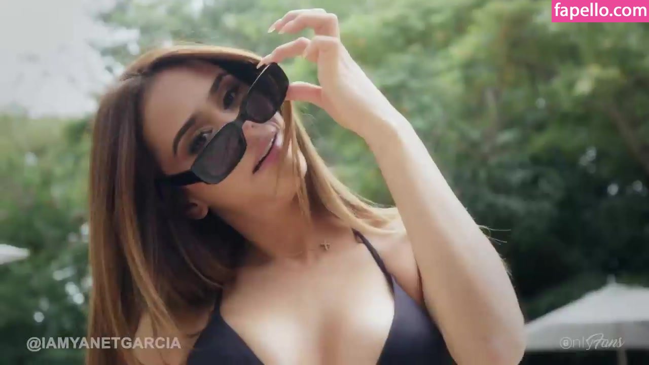 https://fapello.com/content/y/a/yanet-garcia/1000/yanet-garcia_0195.jpg