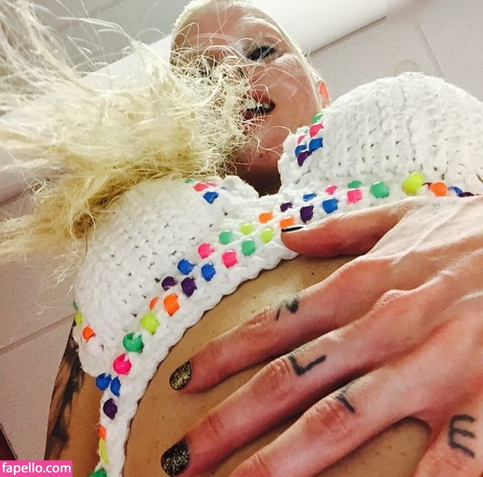 Yolandi Visser / dieantwoordd Nude Leaked Photo #41 - Fapello