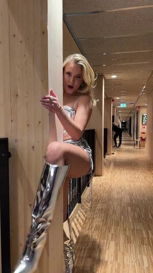 Zara Larsson nude #0565