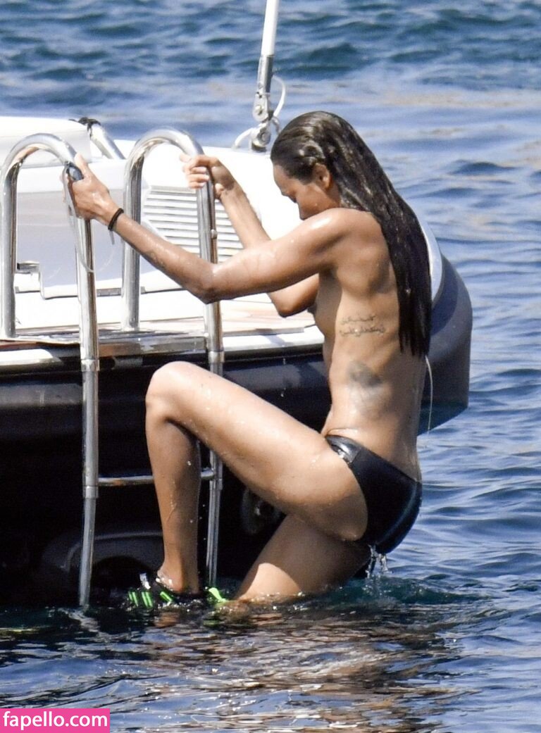 Zoe Saldana / zoesaldana Nude Leaked Photo #32 - Fapello